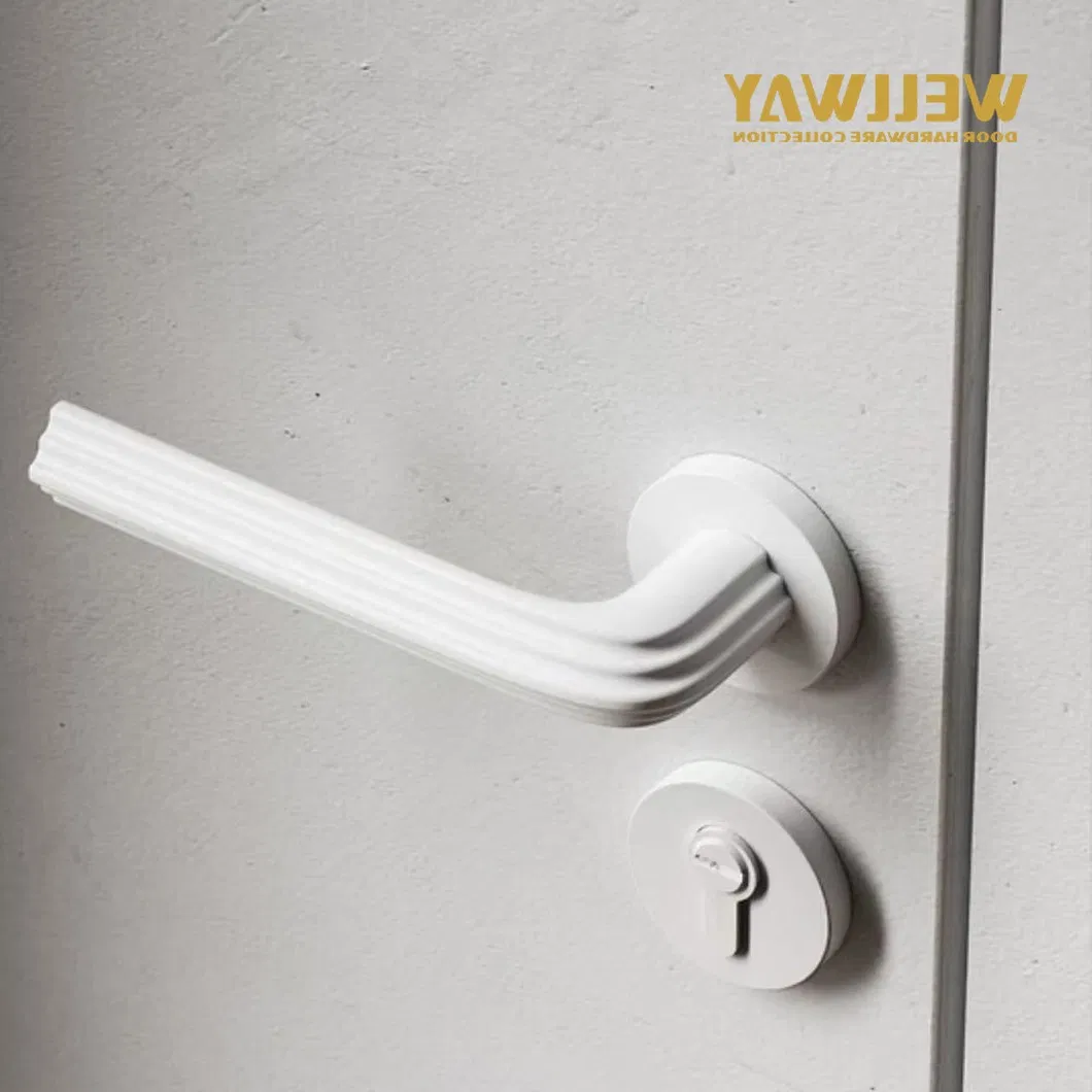 Elegant European Zinc Alloy Lever Door Handle with Sculpted Grooved Grip for Interior Wooden Door at Factory Price