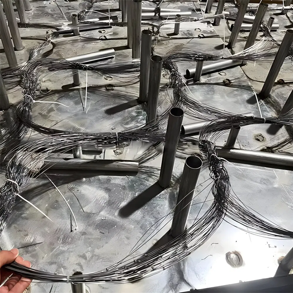 Low-Visibility Wire Mesh Obstacle Anti-Vehicular Anti-Tank Inconspicuous Wire Barrier Tanglefoot Putanka Wire