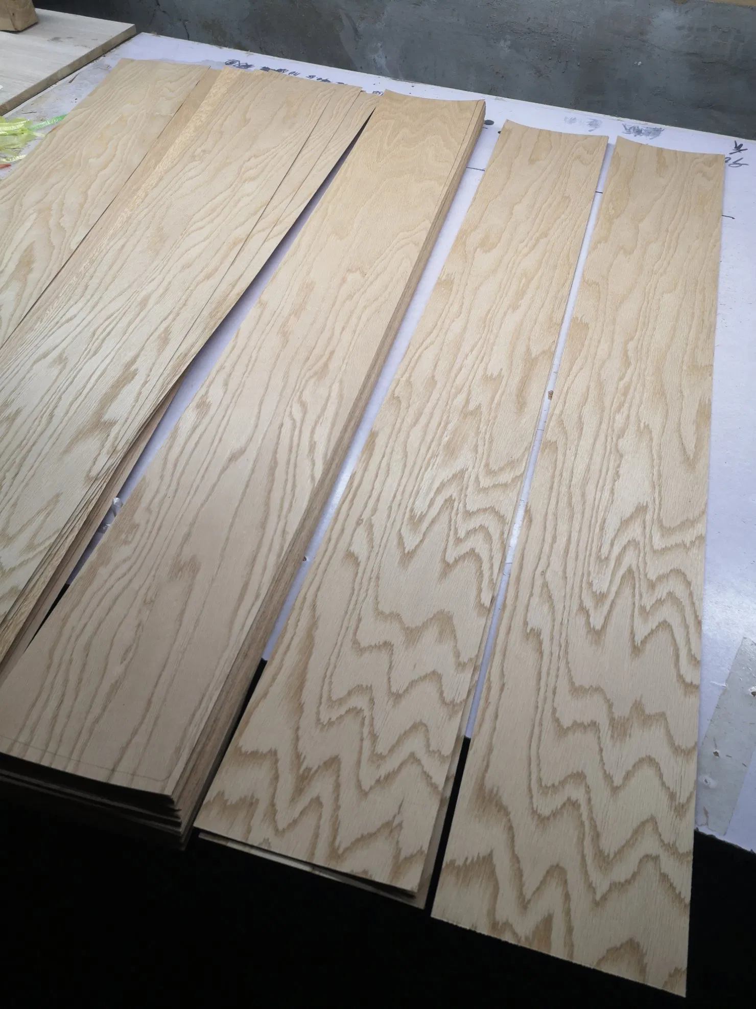 2.0mm Thickness Oak Veneer for Multi-Layers Flooring
