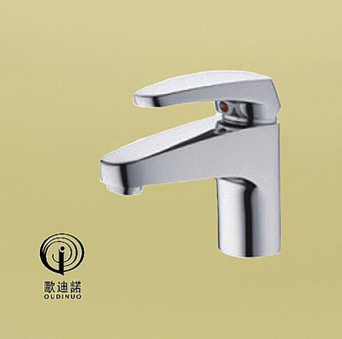 Classic Style Brass Body Chrome Plated Surface Bathroom Basin Single Hole Single Handle Cold &Hot Faucet