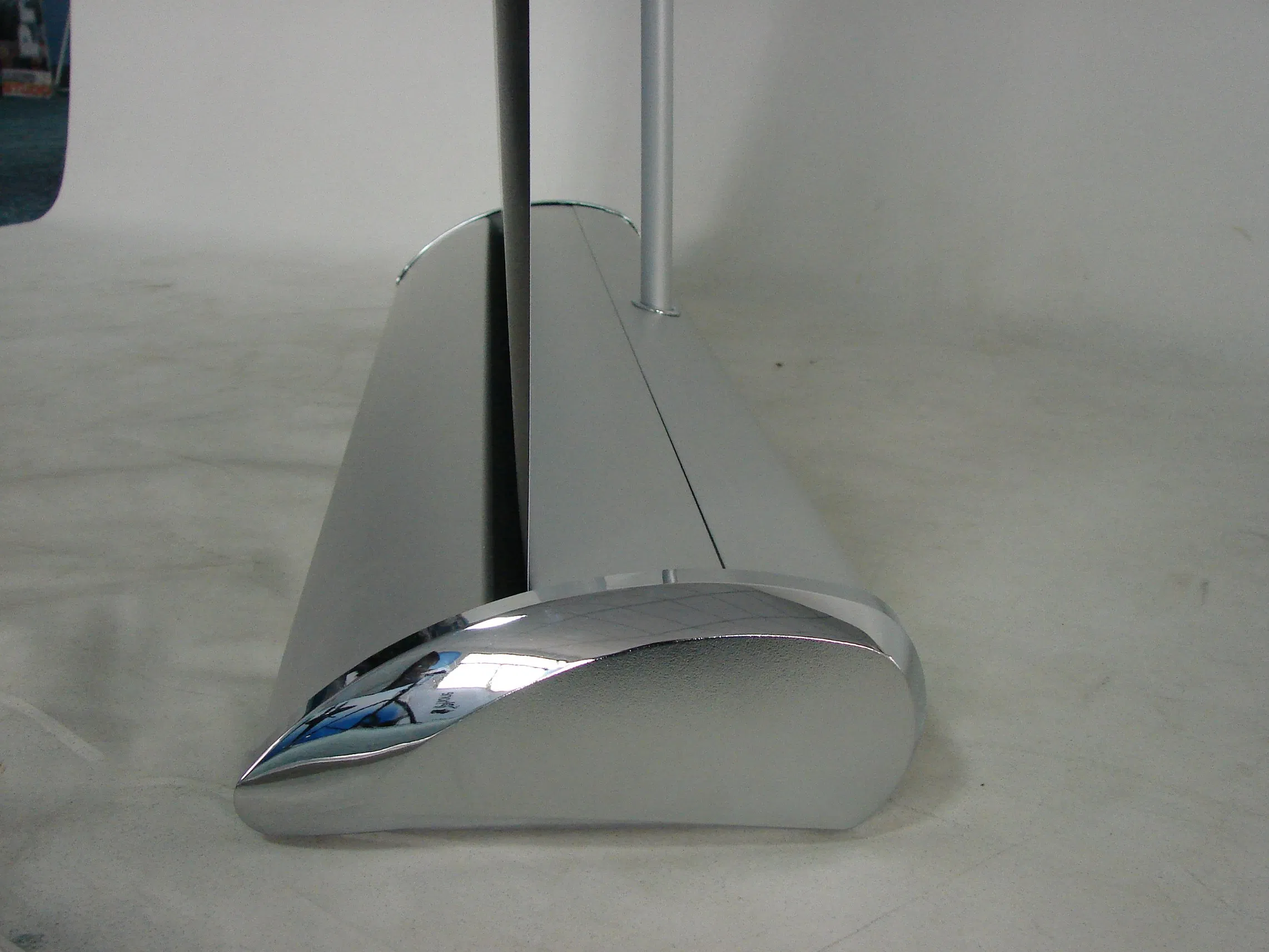 Retractable Wide Base Aluminum Display Roll up Stand for Advertisement