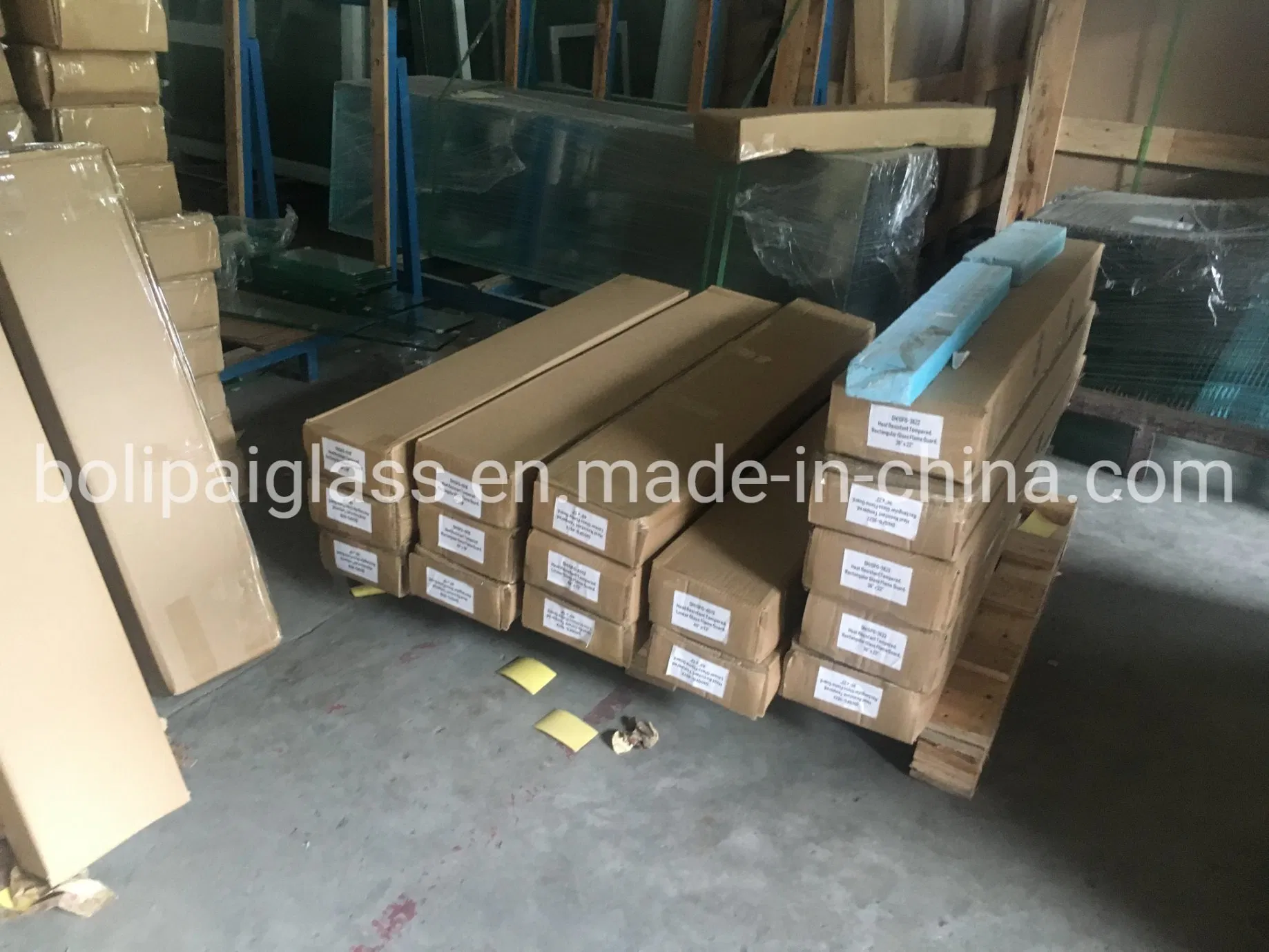 Custom Easy Assemble Tempered Glass Wind Guard for Rectangular Fire Pit Table