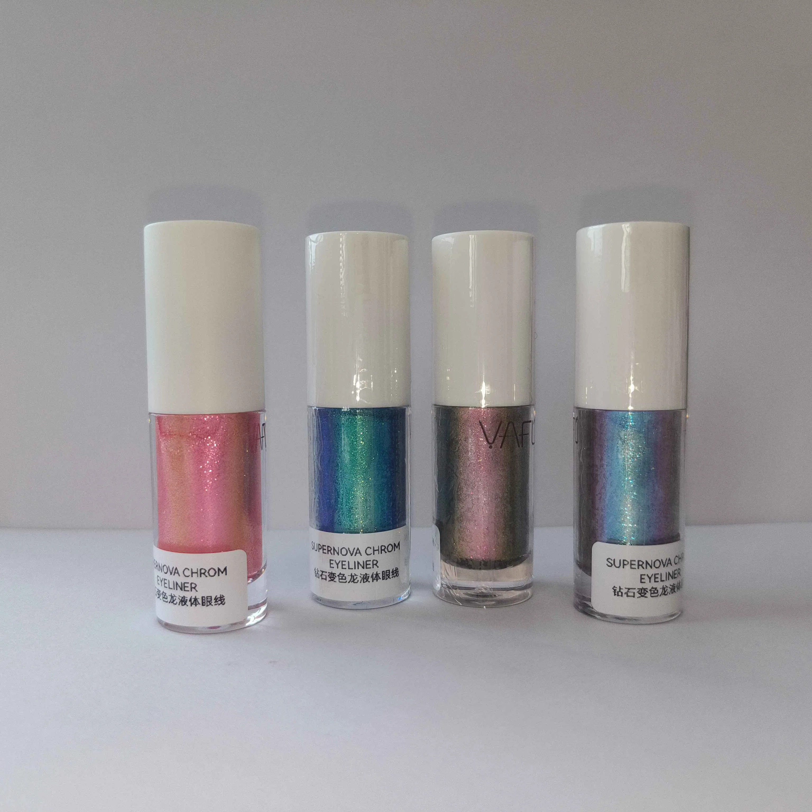 Iridescent Liquid Eye Liner for Stunning Makeup Transformations