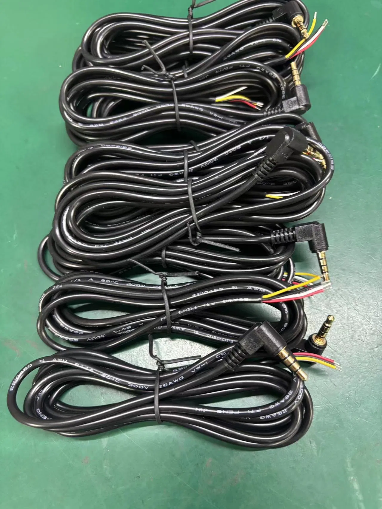 4-Pole Mic Earphone Jack Adapter 3.5 mm Stereo Male Wholesale Earphone