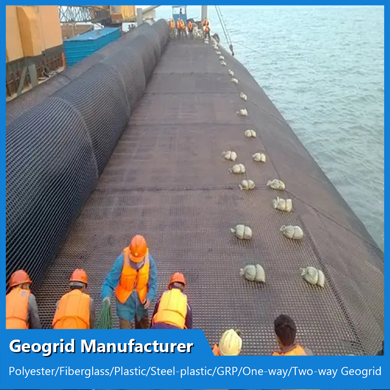 Polypropylene PP/Polyester Pet Geogrid Composite Nonwoven Bitumen Coated for Asphalt Overlayer Reinforcement