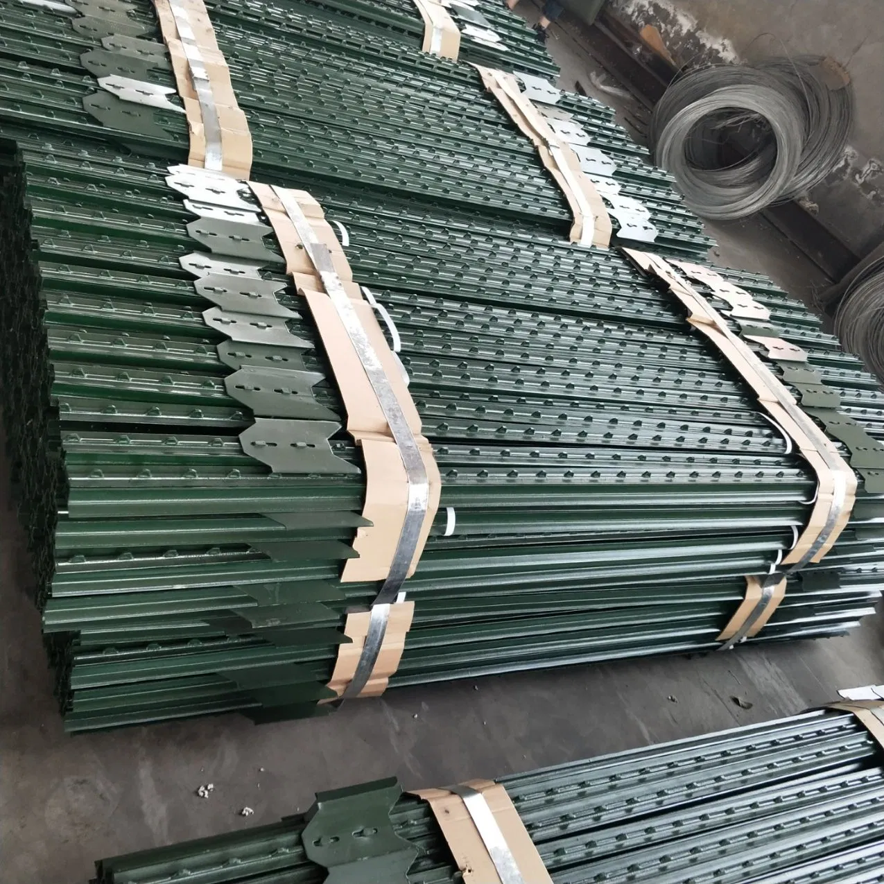 Farm 6 FT T Post Steel Studded T Post Metal T Farm Fence Posts for Sale