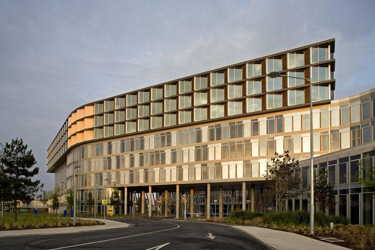 Curtain Wall System Huge Curtain Wall Graphic Design Curtain Wall