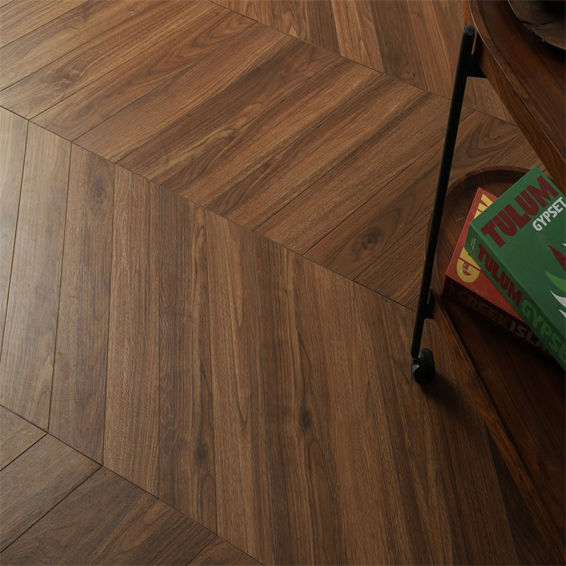 Ламинат 18мм под темное дерево, коммерческий