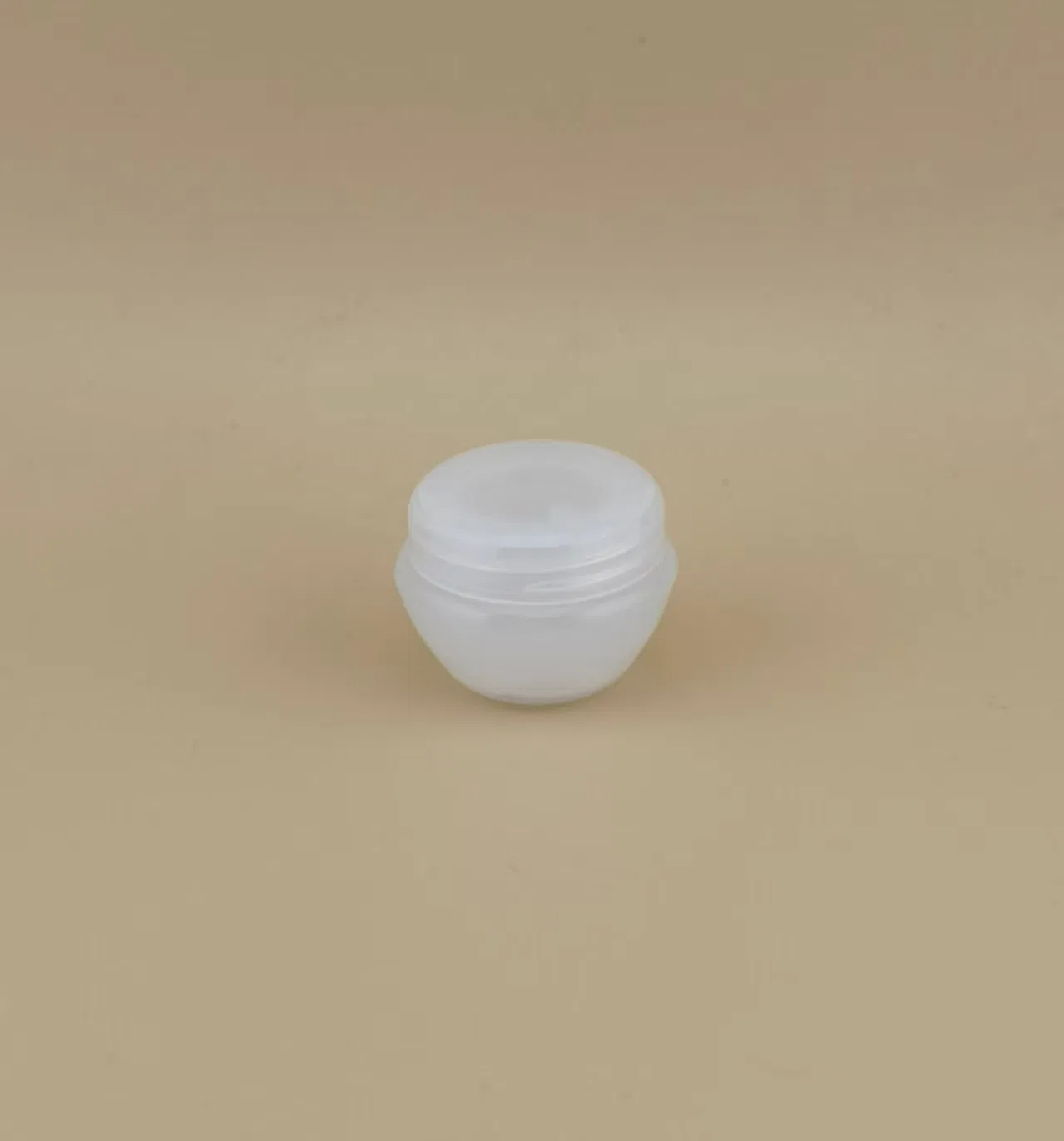 Clear Plastic Cream Jar with Screw Lid for Skincare