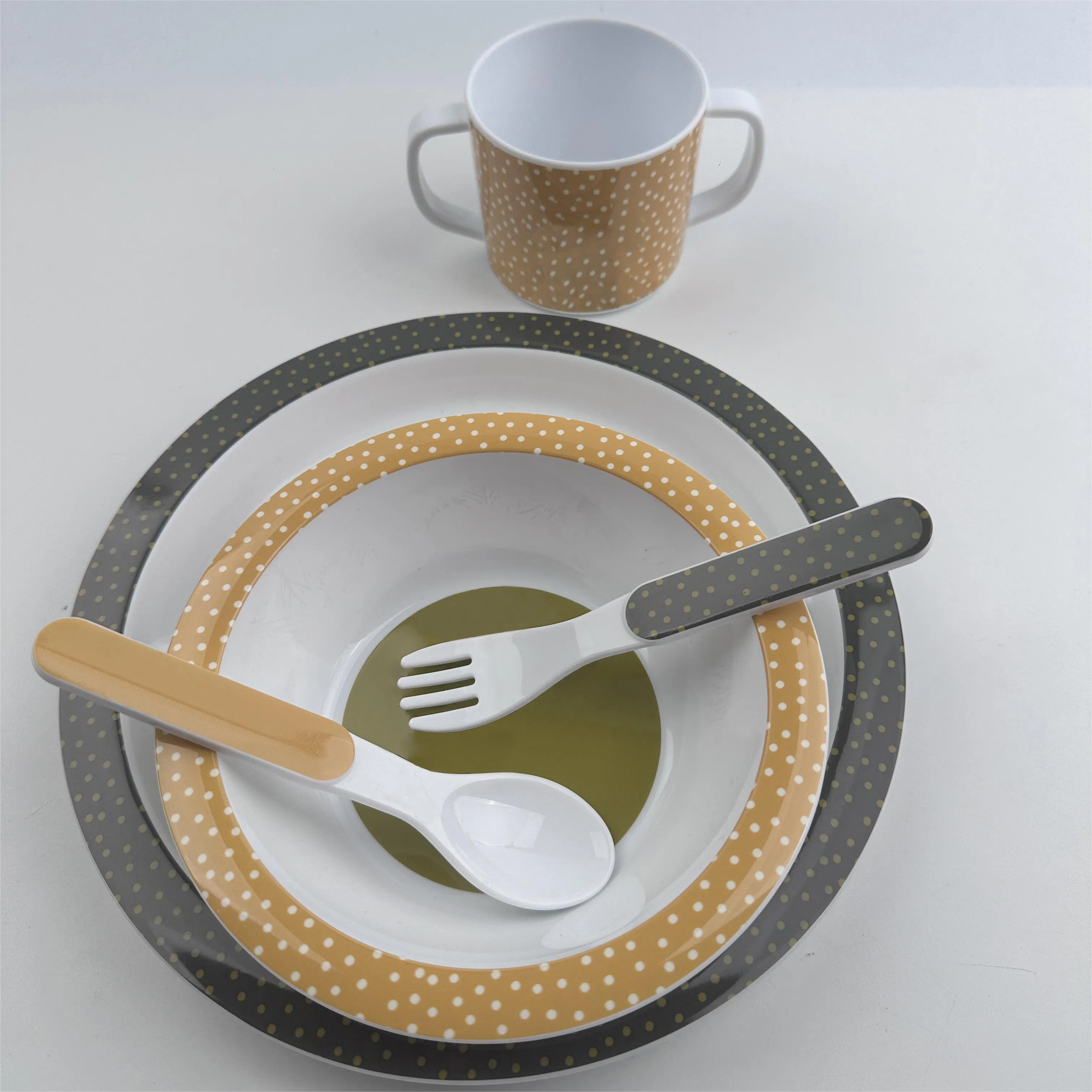 Aohea New Luxury Tableware Compartments Kids 4 PC Construction Themed Dinnerware Kids with Colors Classic Cup Tableware Dinner Tableware Dinner Set
