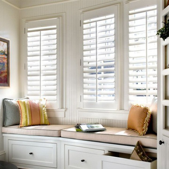 Elegant European Wooden Door with Modern Movable Louvers