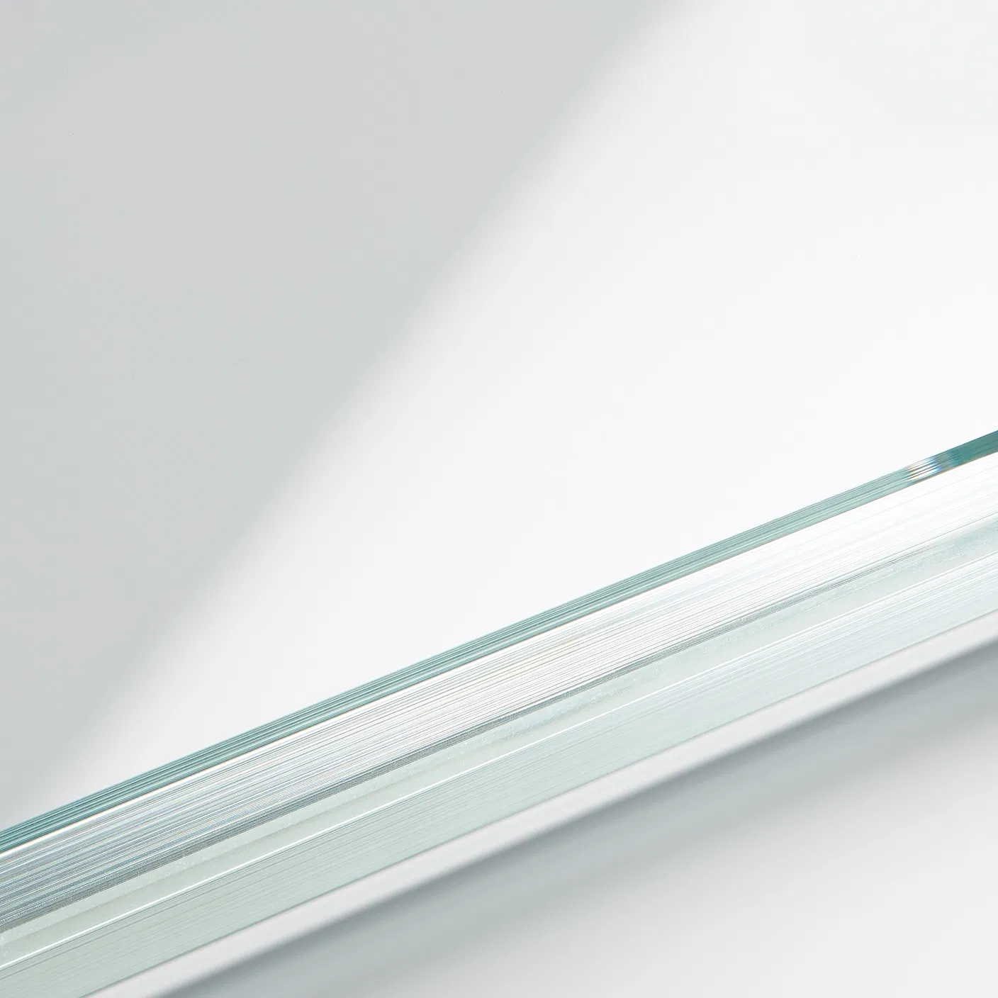 Ultra Clear and Low Iron Tempered Glass 5mm 99% High Transmittance