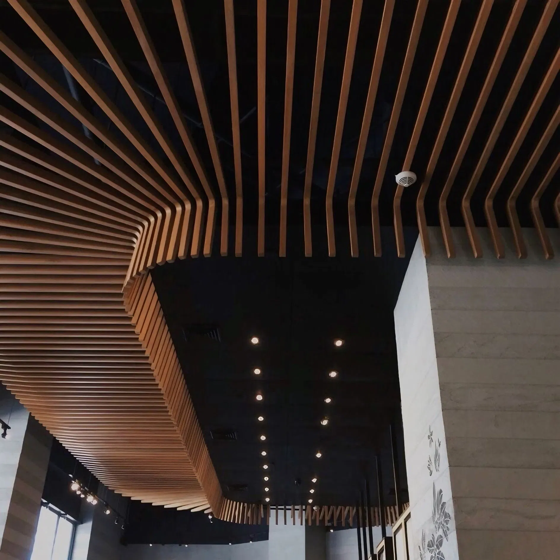 New Design U Shape Aluminum Baffle Wood Ceiling Decoration Hot Sale