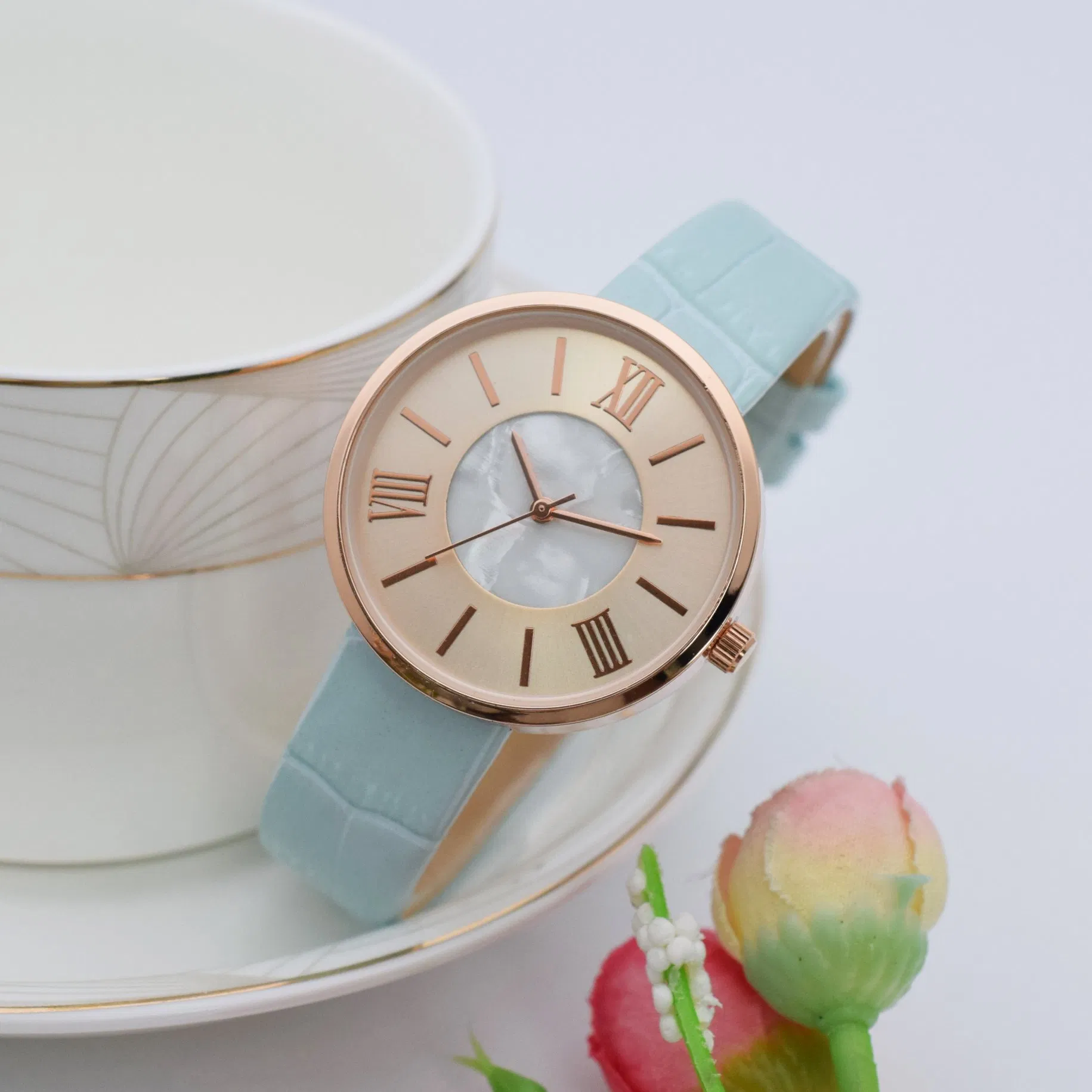 Factory Customize Logo Quartz Lady Watch Wrist Watch Leather Watch Stock Women Watch