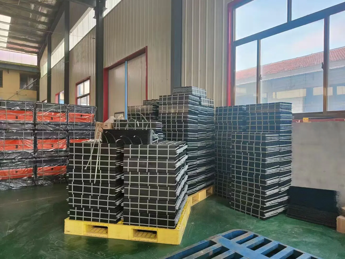 Customizable Air Inlet Solutions for Efficient Poultry Ventilation Systems