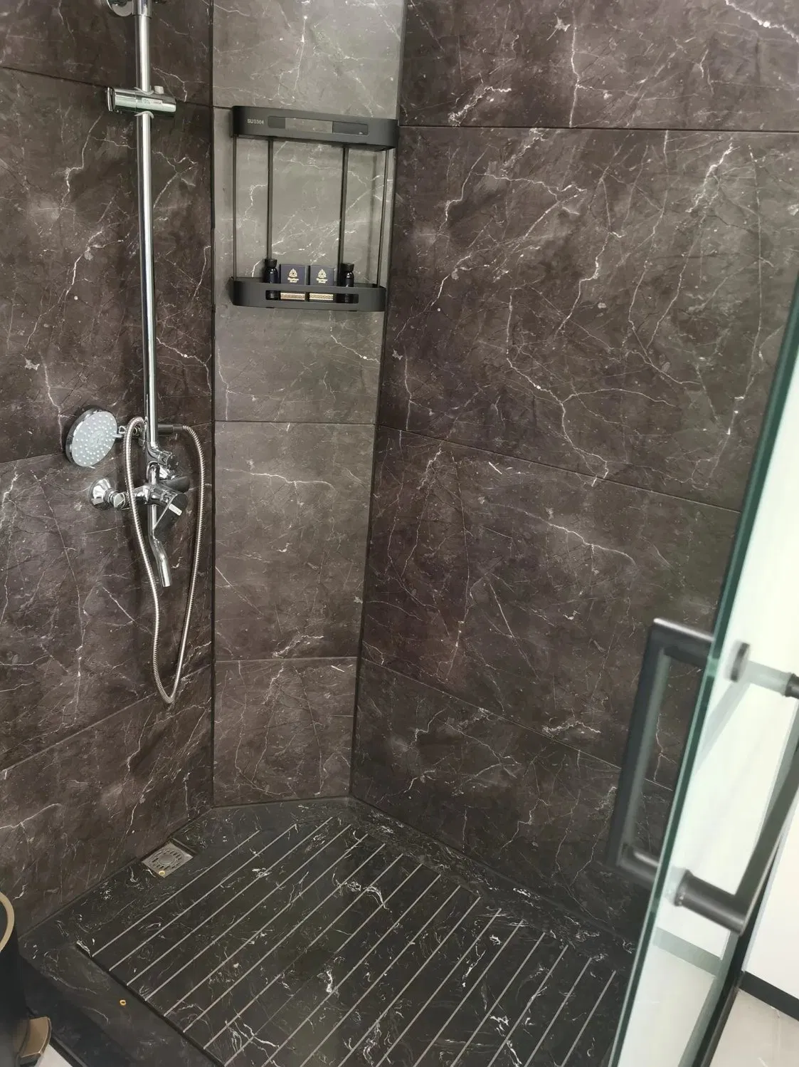 Top Supplier Prefab Apple Cabin 20FT/30FT40FT Modular Detachable House in Classic Elegant Style for High End Luxury Hotel Resort House with CE ISO Certification