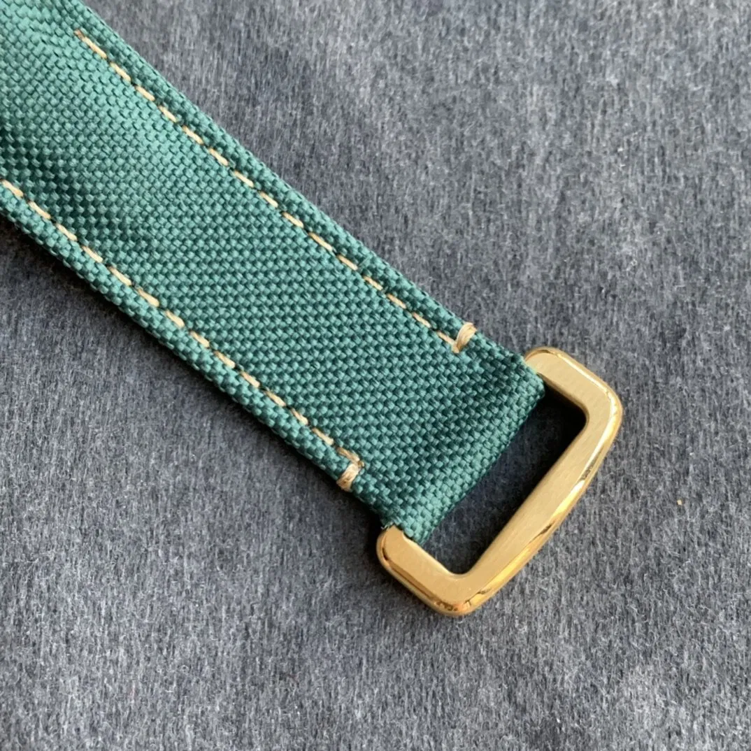 High Quality Rollex Gmt 1: 1 Super Clone Carbon Fiber Ivory Dial Watch