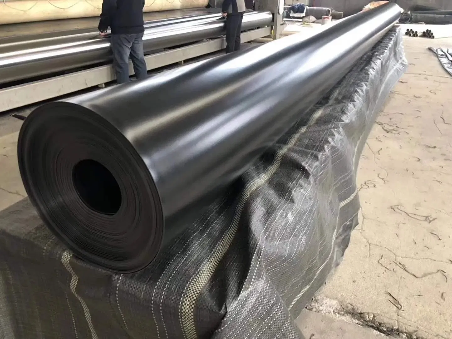1mm Construction Material Reservoir Engineering Geosynthetic Plastic Fish Pond Lining Liner Sheet Waterproof HDPE Geomembrane