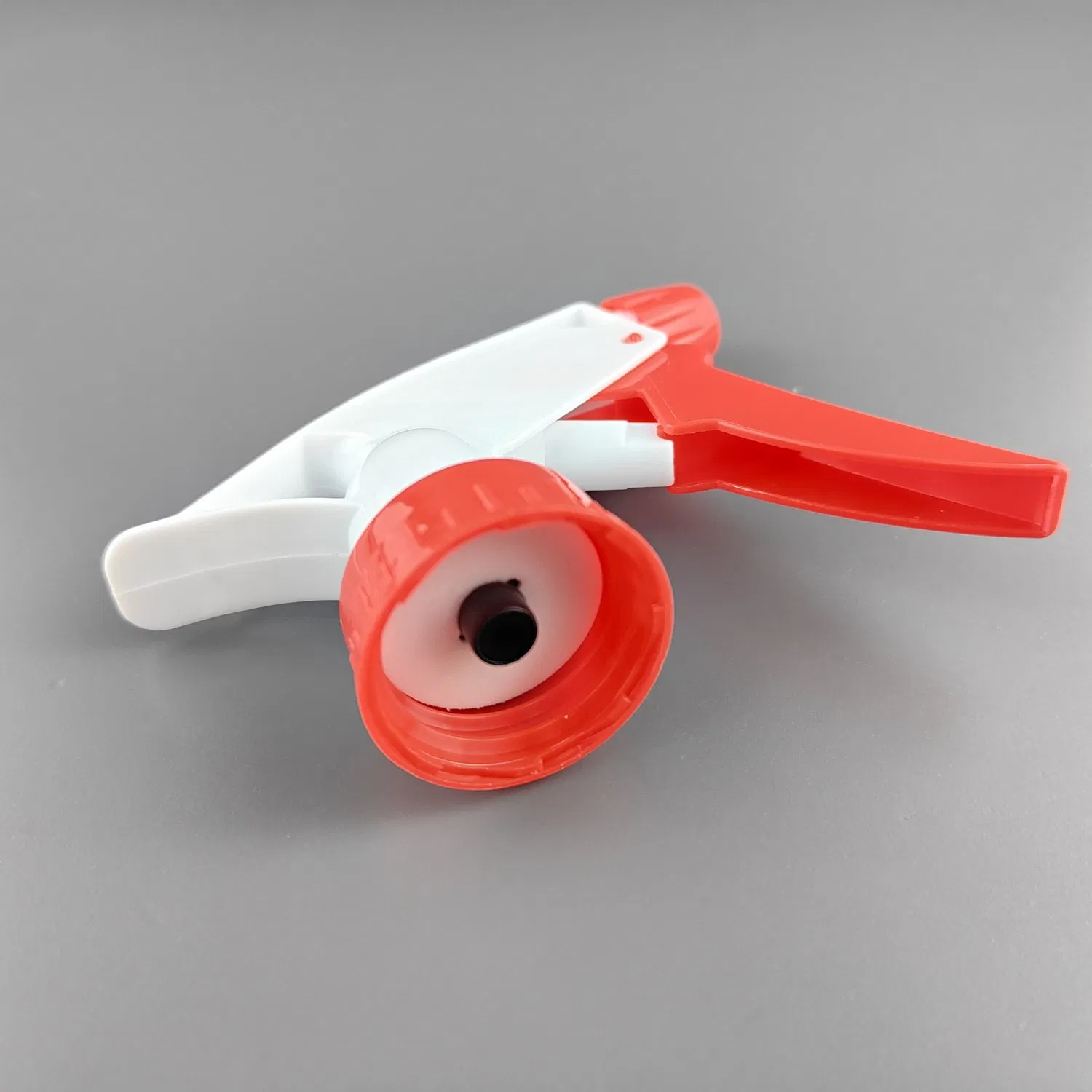 Hot Selling 28/400 a Strong Trigger Sprayer Garden Dispenser for Bottle Can Be Custimized