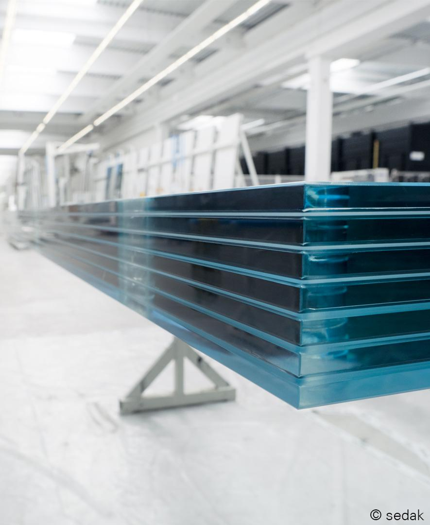 High Quality 4.38mm-43.20mm Clear/Colored/Shaped/Flat/Bent Building Glass/ Safety Glass / Tempered Laminated Glas for Rail/Fence/Balsutrade/Stairs