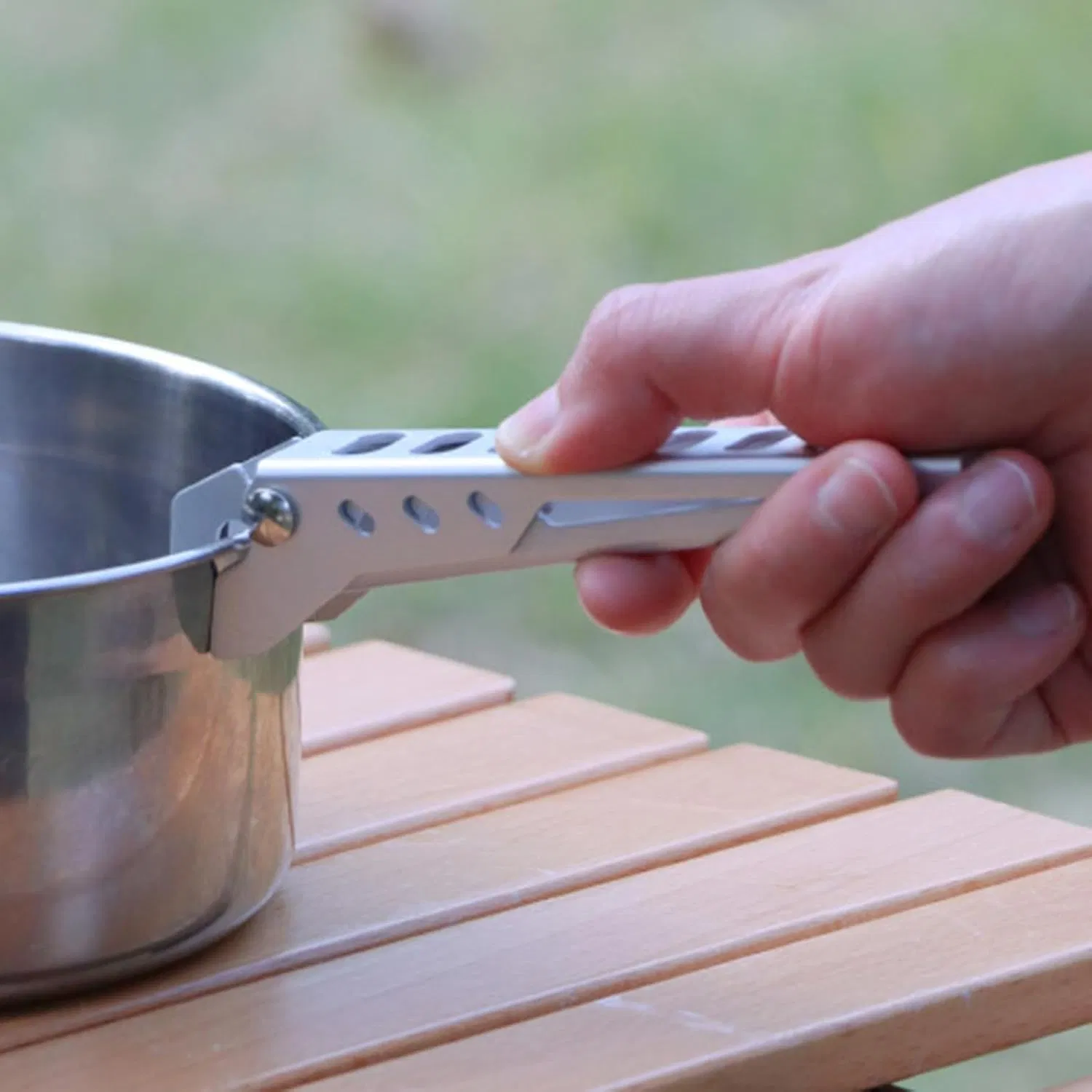 Pot Lifter Anti-Hot Holder Pan Gripper Dish Plate Holder Cooking Wbb16054