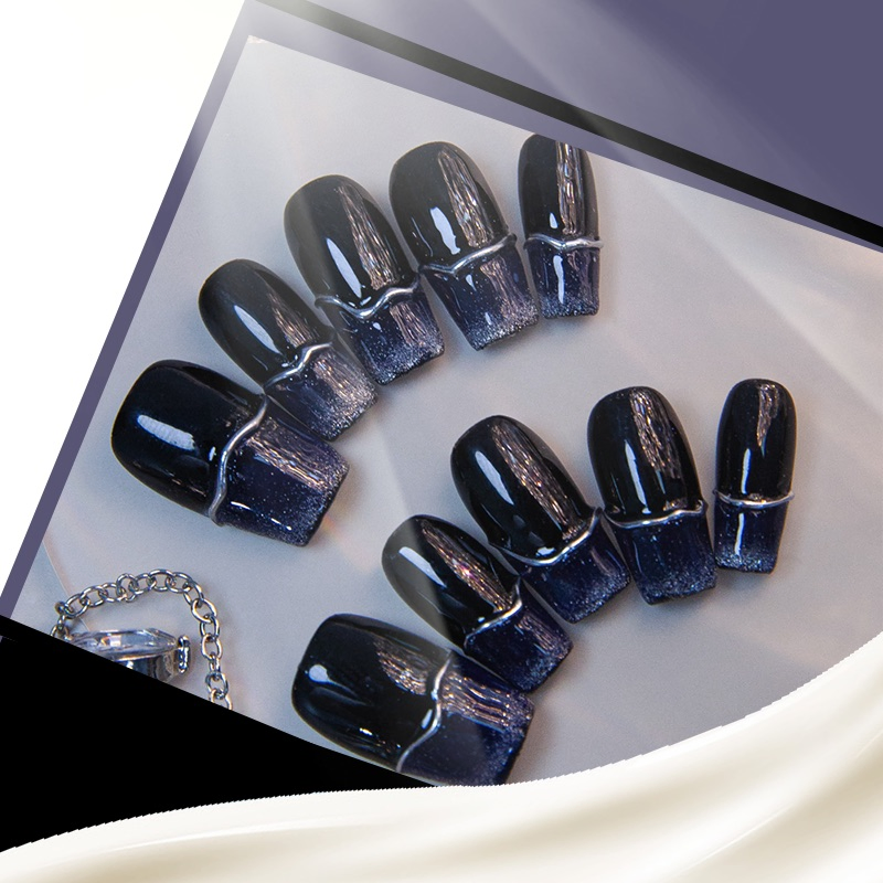 Glamorous Black and Silver Press-on Nails with Glitter Gradient