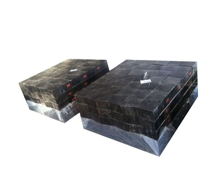 Магнезитоуглеродистый огнеупорный кирпич 8-12% MgO