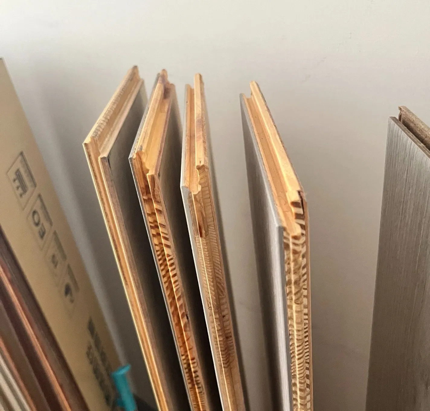 Factory Direct Price Wooden Flooring Oak Parquet Engineered Wood Floor