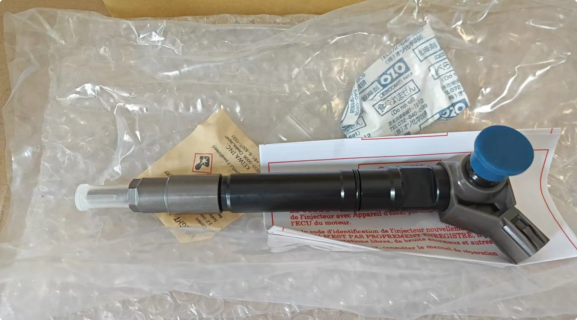 Топливная форсунка Common Rail Denso 295700-0560 для двигателя Toyota 2GD-FTV 2.4 л