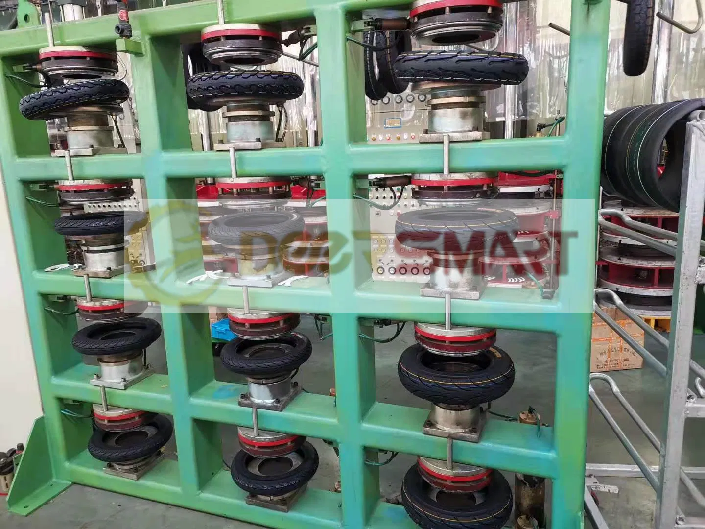 Мотошина 90/90-10 бескамерная DEERSMART