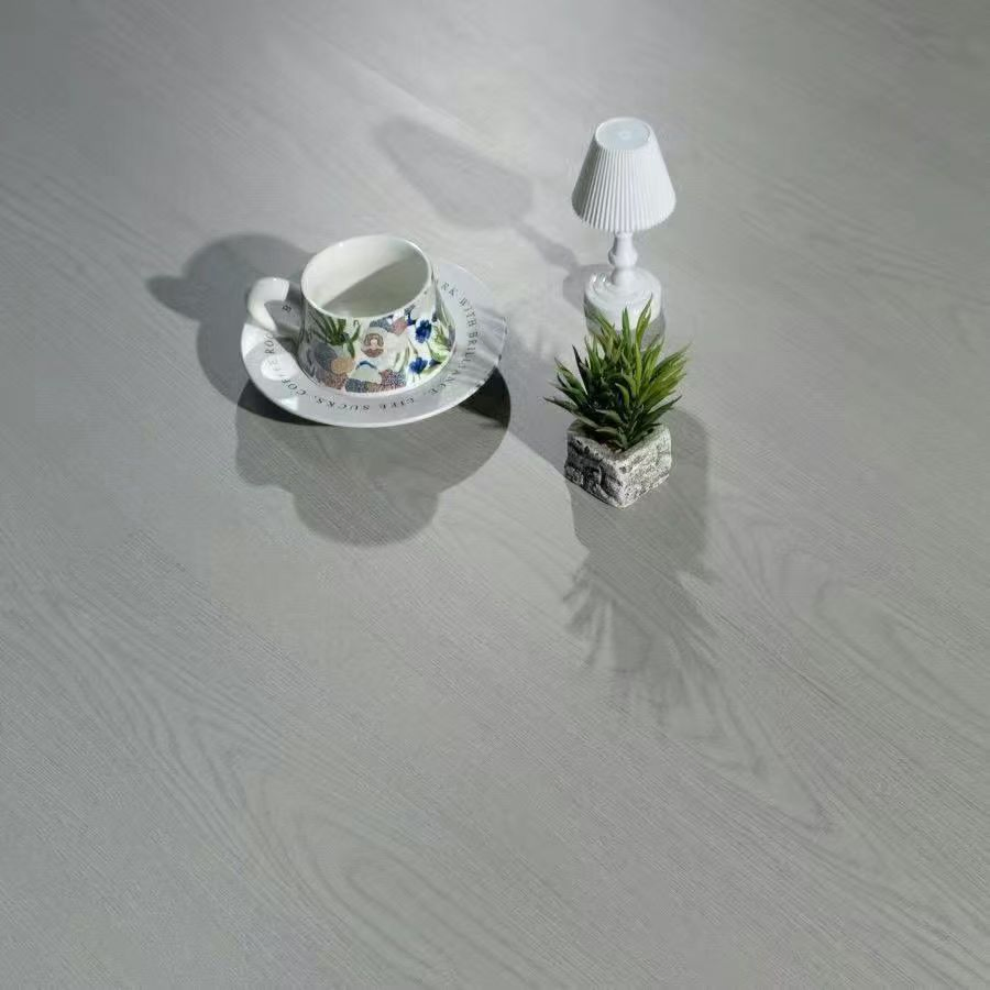 Водостойкий и износостойкий ламинат для дома