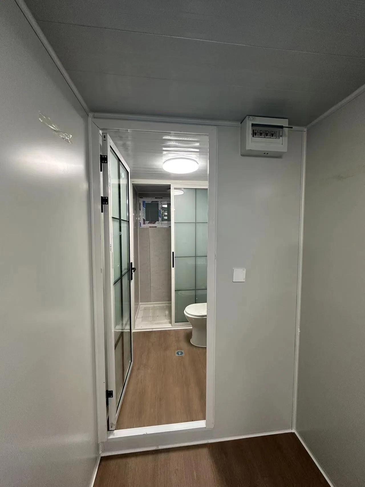 36.54~74.34sqm Online Technical Guidance Plastic Film Packaging Tiny Home Expandable Office