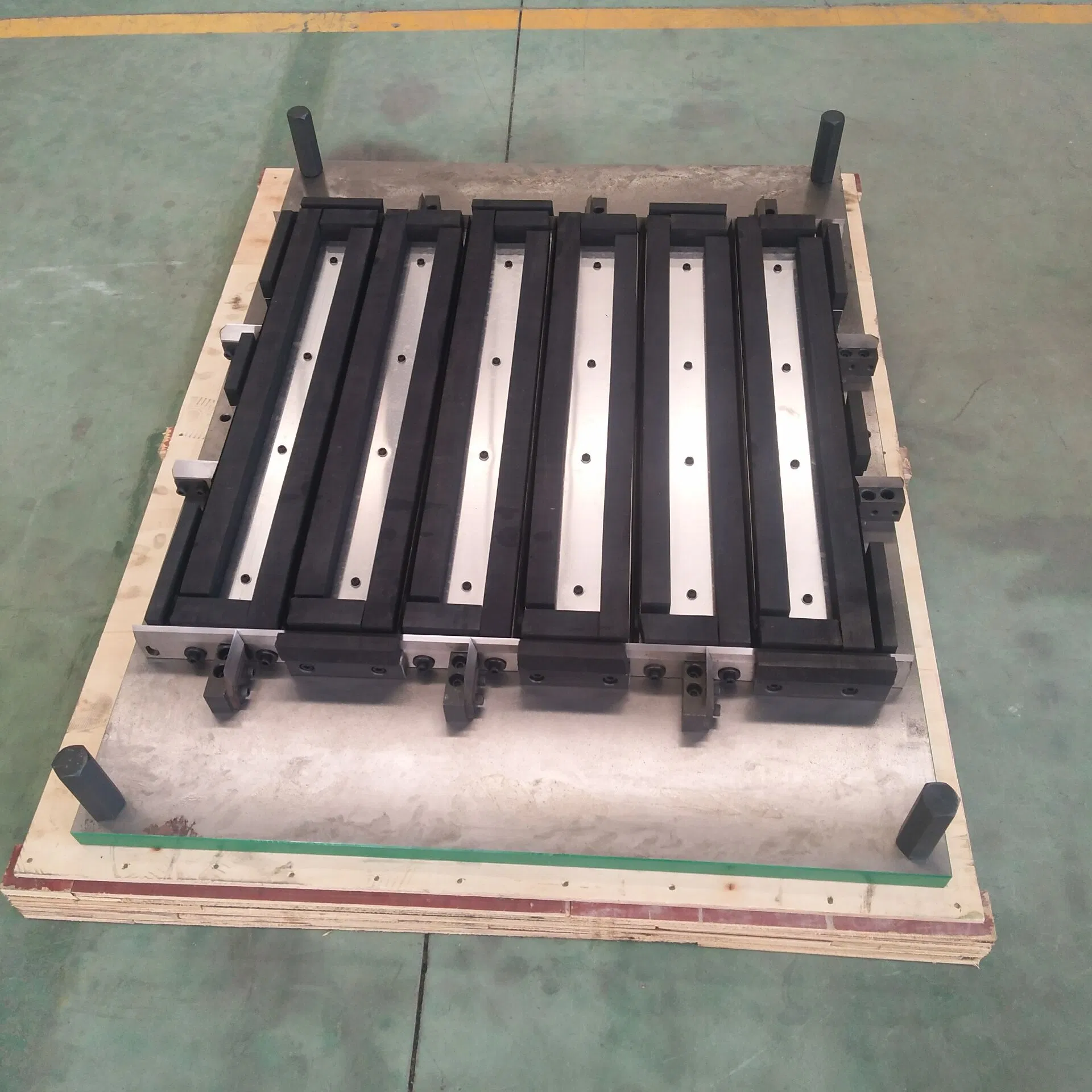 High Quality Floor Cutting Mold China Manufacturer