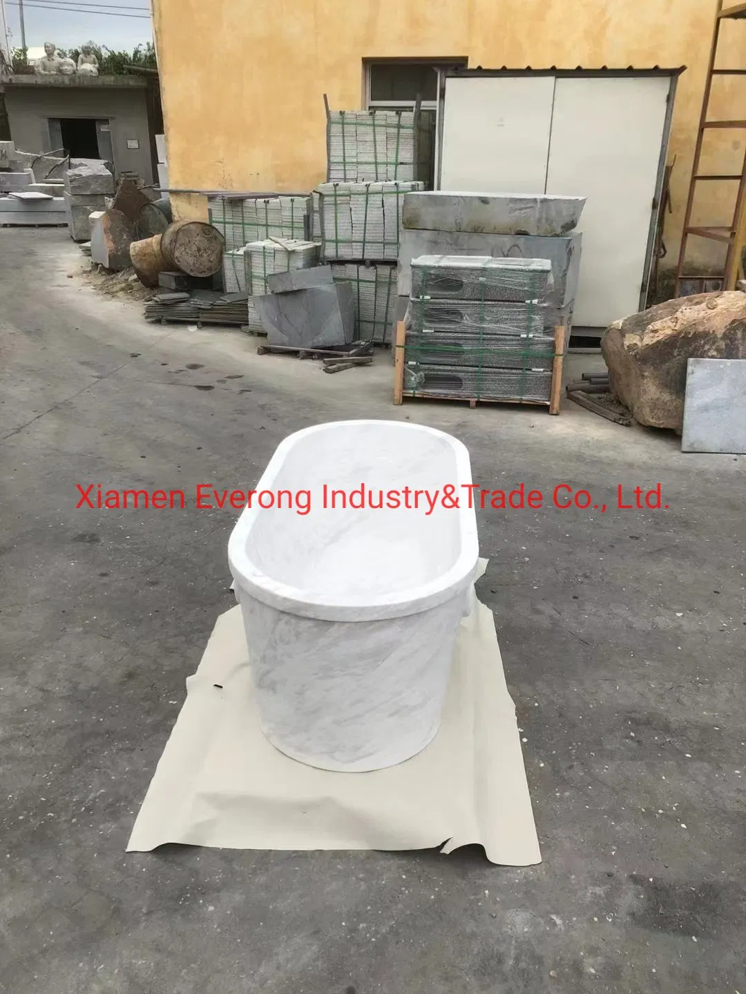 Белая мраморная ванна Carrara для виллы