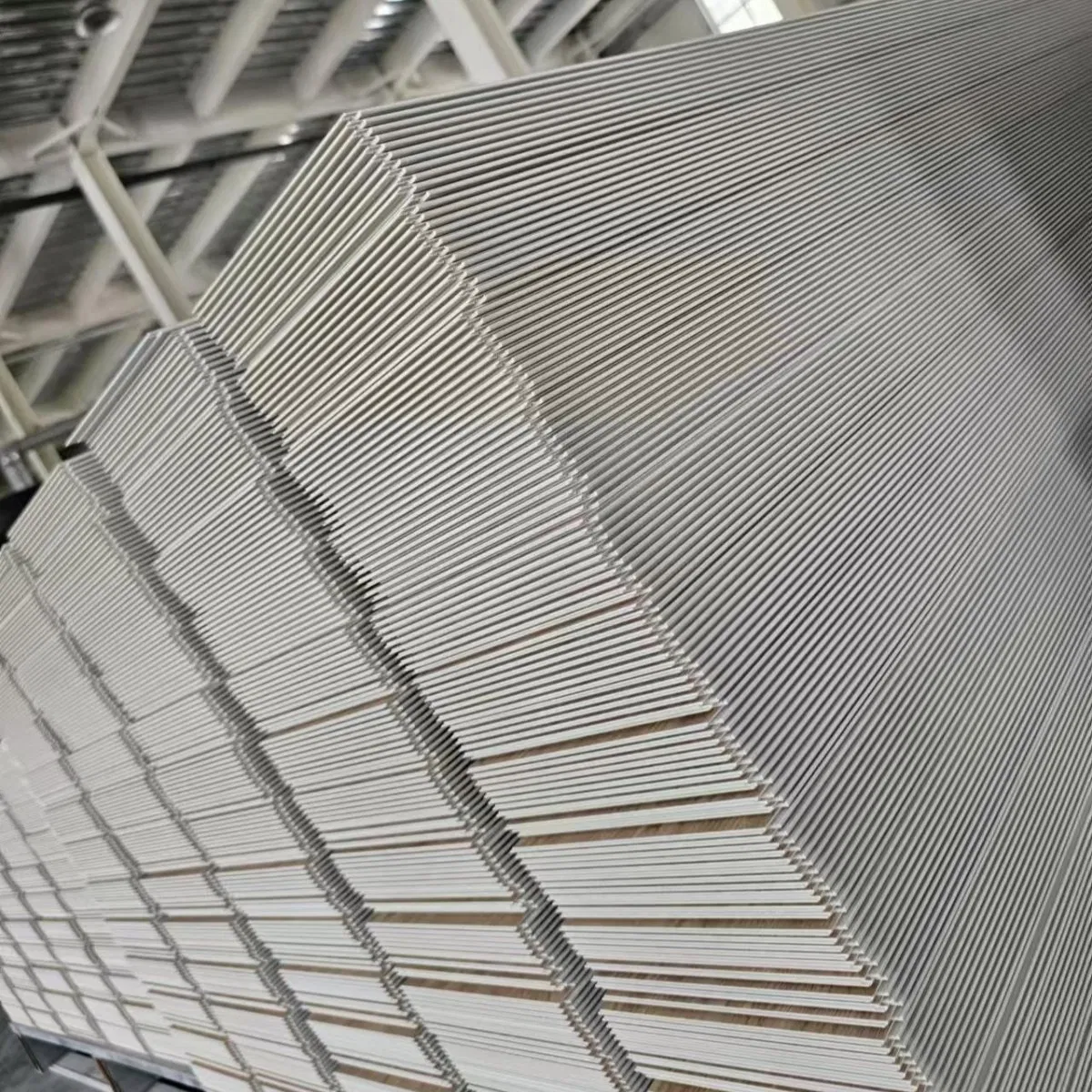 6.5mm/8.0mm Eco-Friendly EVA/IXPE Plank Vinyl Spc Flooring