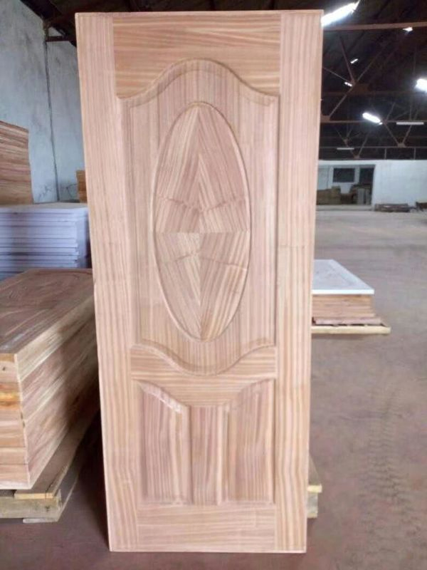 760X2150X3mm Chinese Ash Veneer HDF Doorskin Product E1 Glue