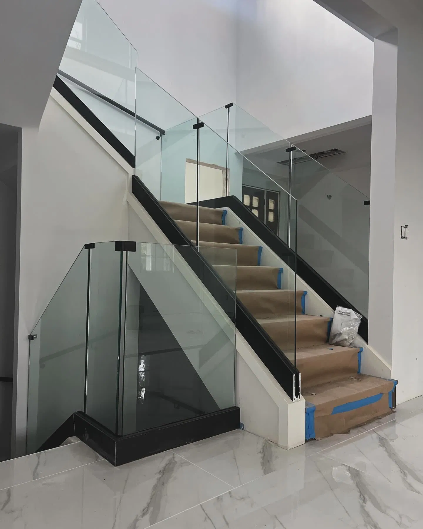 Roof Top and Balcony Aluminium U Channel Balustrade Profile Railings