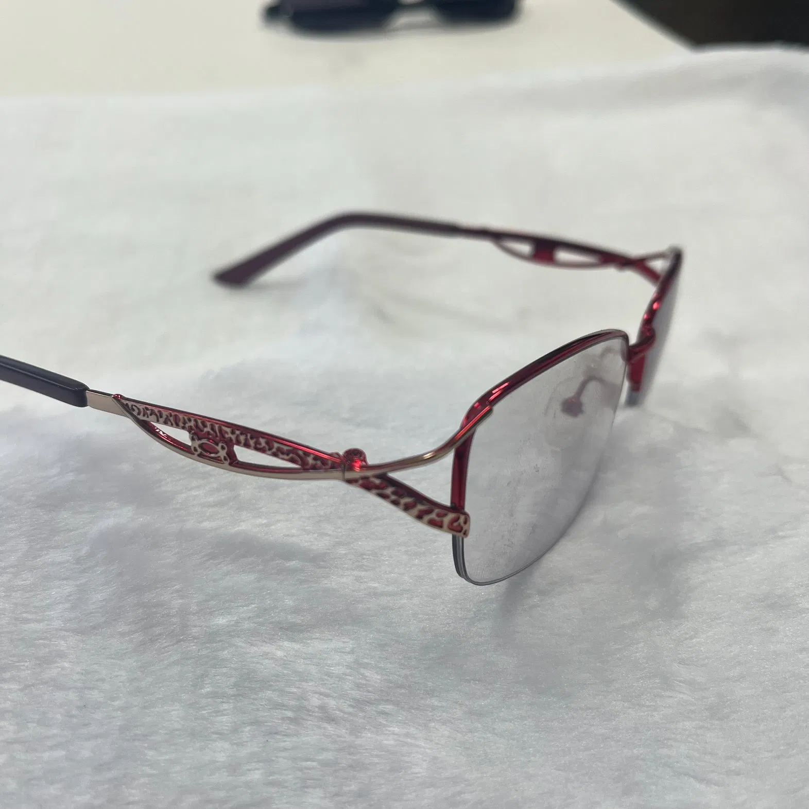 Stylish New Women's Reading Glasses for Fashionable Seniors