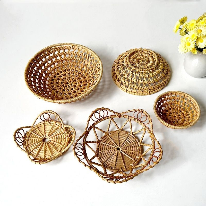 Handwoven Vietnamese Autumn Rattan Storage Basket Hollow Woven Fruit Bread Serving Tray Desktop Organizer Wholesale OEM