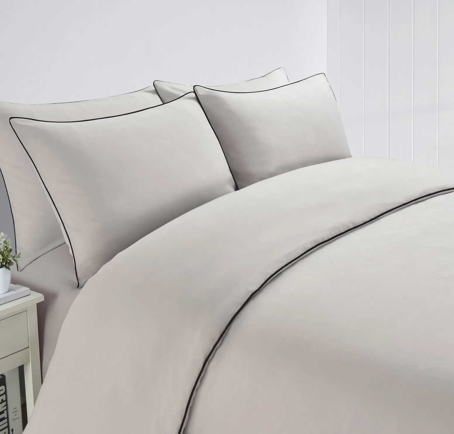 Luxurious 100% Polyester Piped Edge Duvet Cover Set Bedding Set