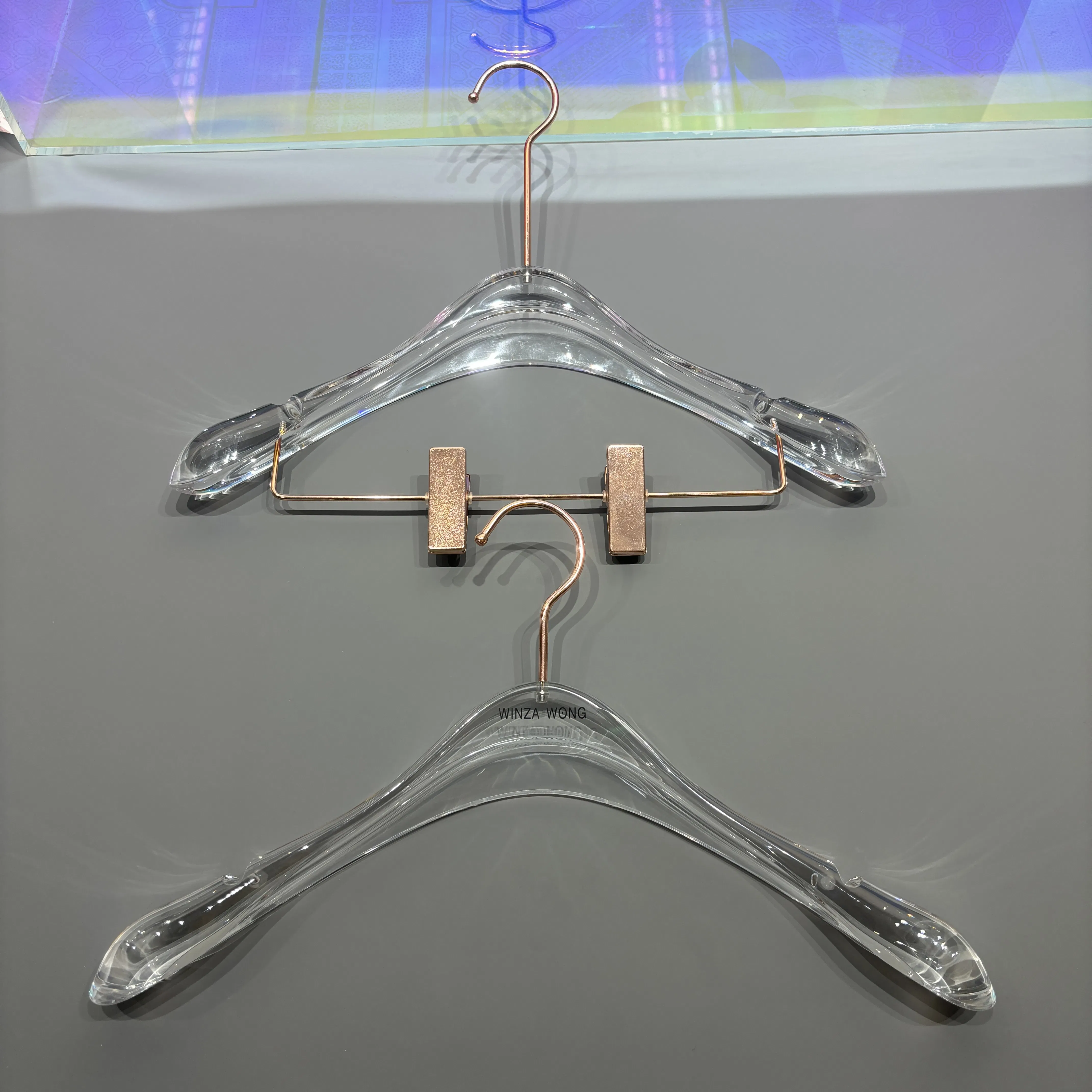 Factory Price Luxury Acrylic Hangers Custom Color Acrylic Hanger for Fashion Show