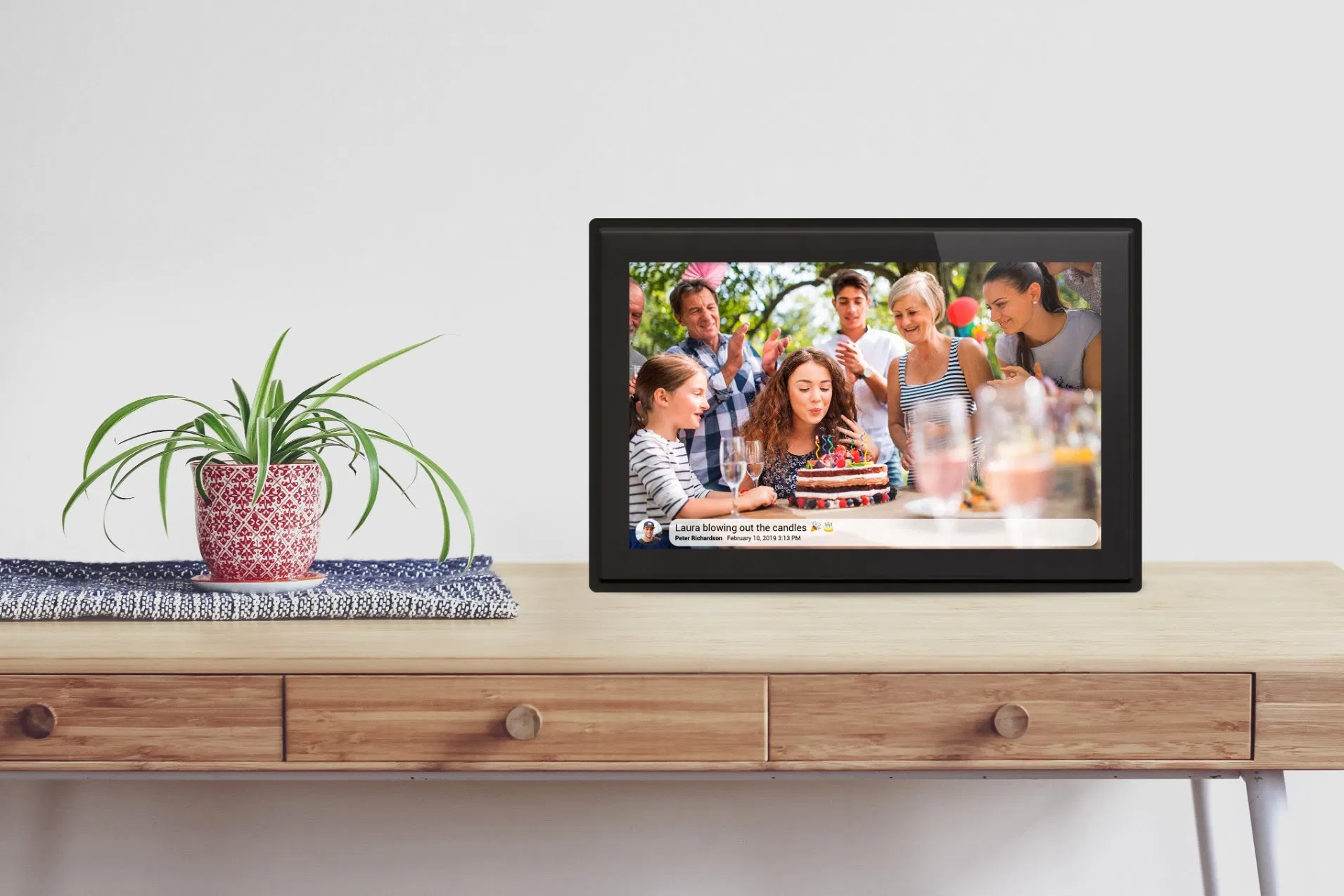 Цифровая фоторамка 7 и 10.1 дюймов с Wi-Fi и сенсорным экраном