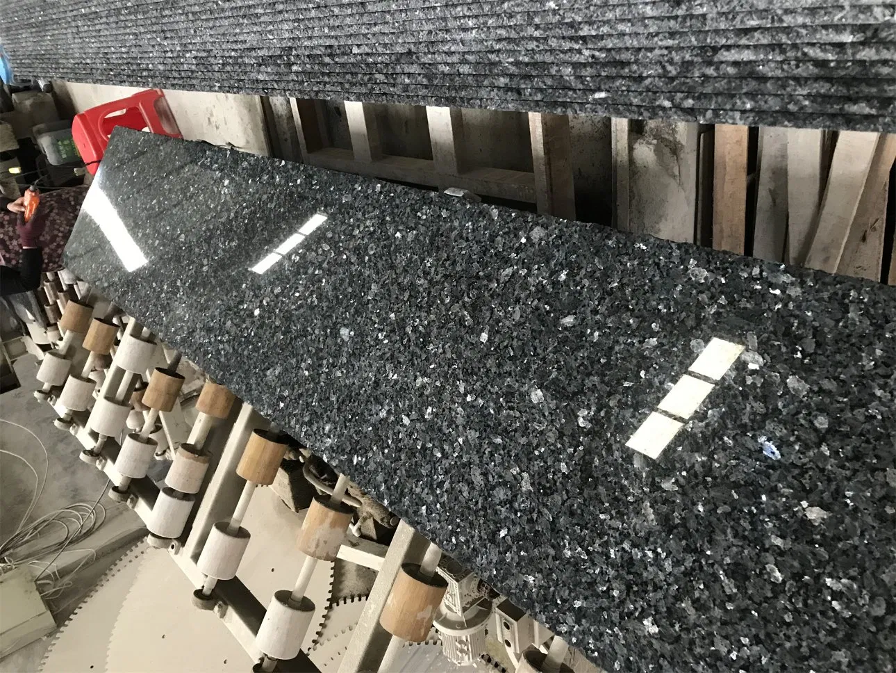 Silver Pearl Natural Stone Granite Decoration Material for Wall Cladding Kitchen Countertop