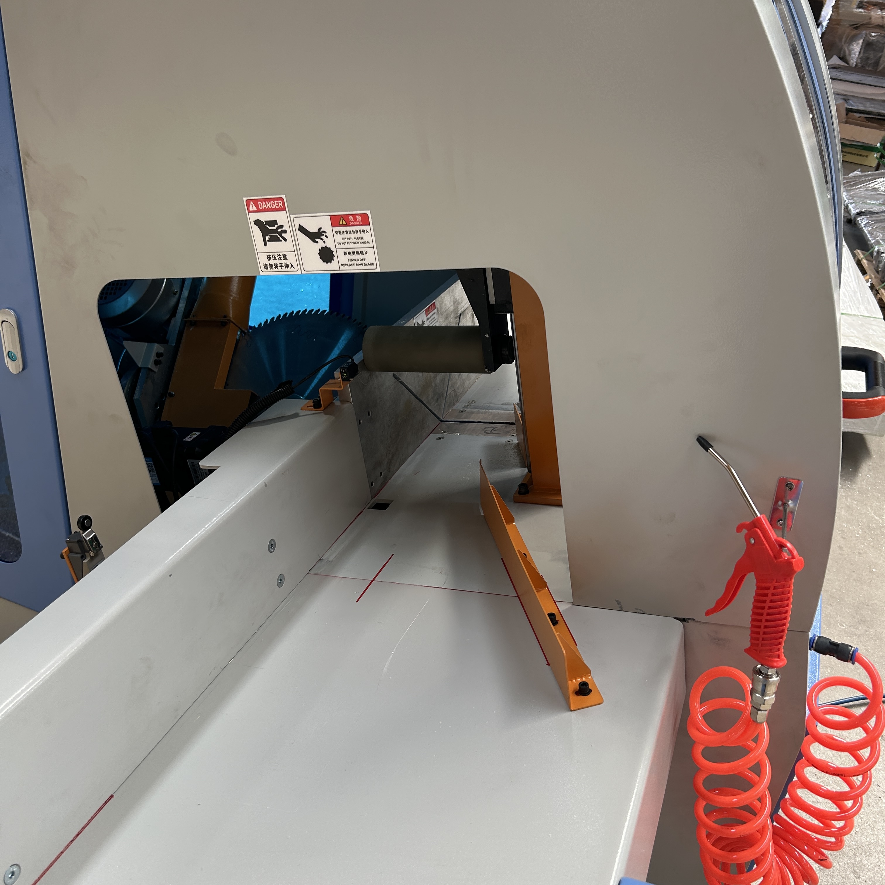 Ленточная пила по дереву горизонтальная угловая 45°-90°