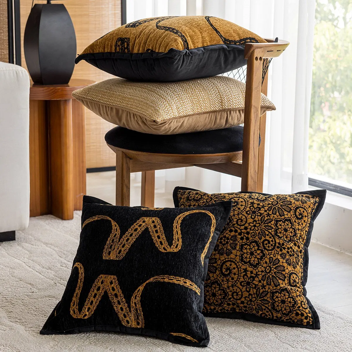Classic Black Panther Chenille Jacquard Pillow Cover Wholesale Soft 45X45 Pillow Cases Cushion Cases