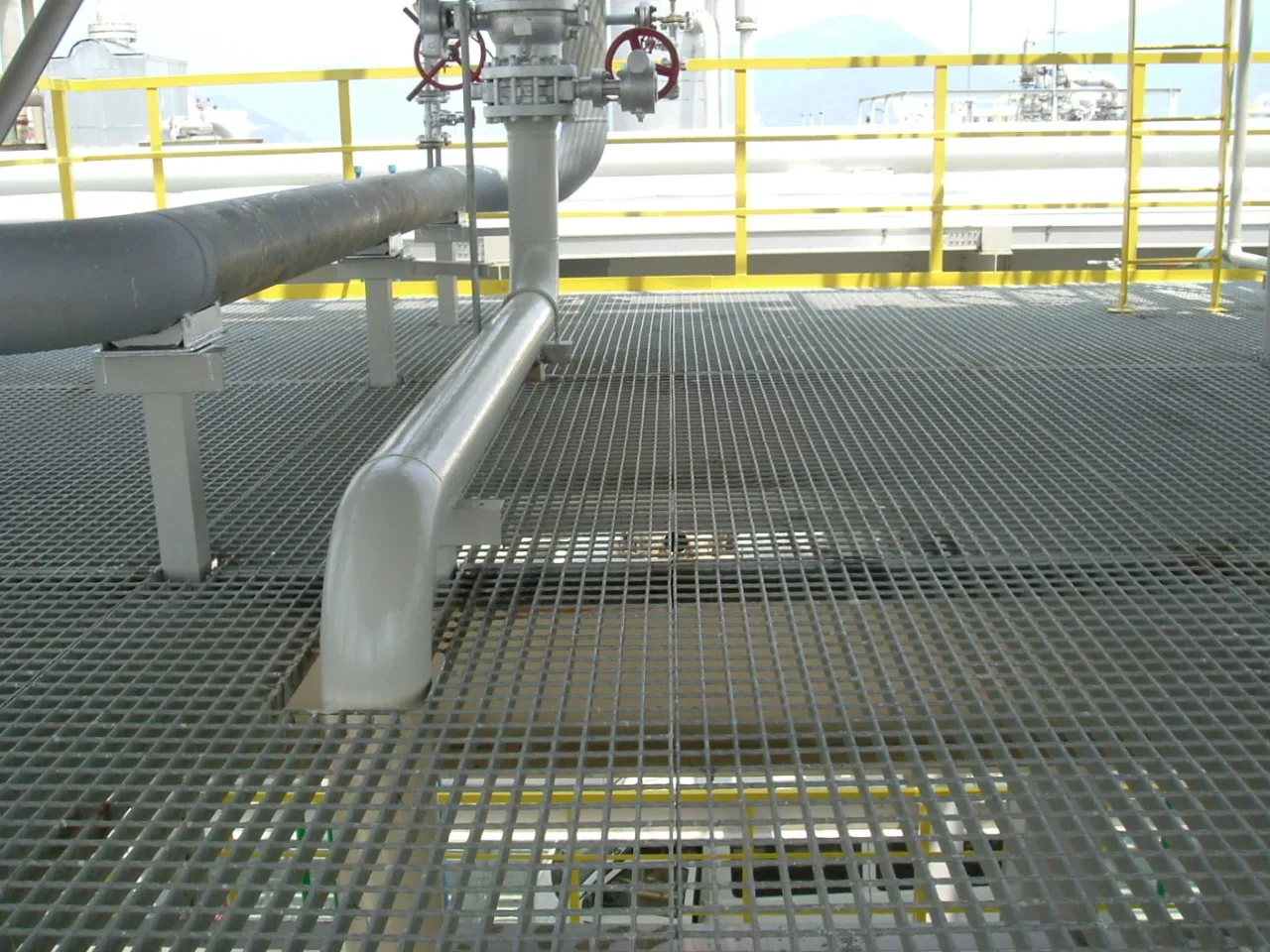 Hot DIP Galvanized Compound Bar Steel Grating with Checkered Plate for Catwalk