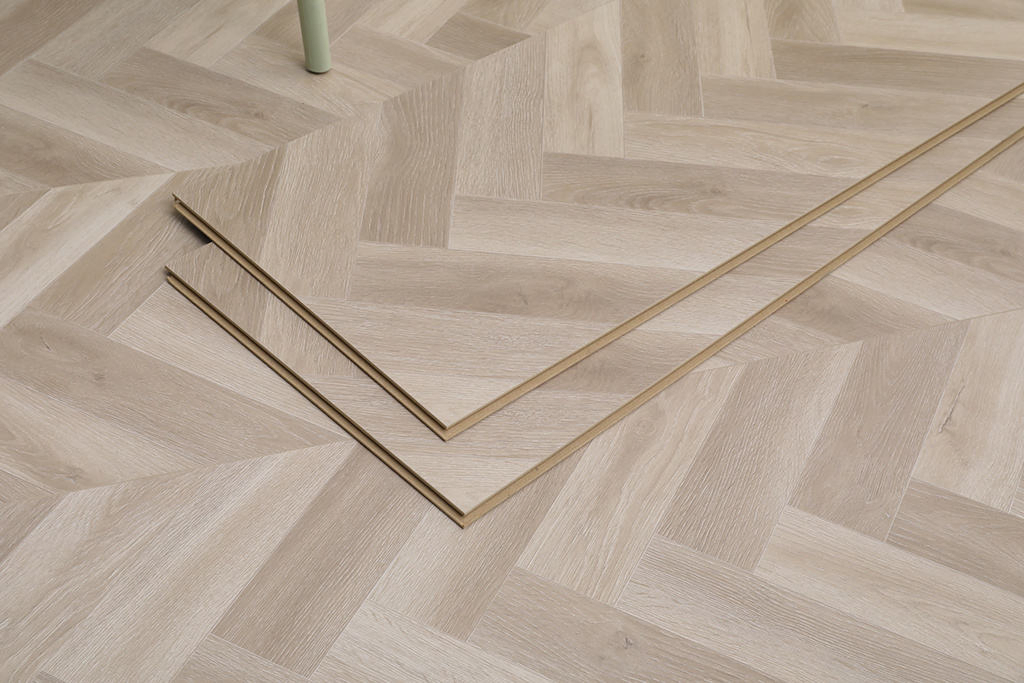 Professional Factory Many Sizes Available Chevron Fishbone Flooring Indoor Hardwood Flooring