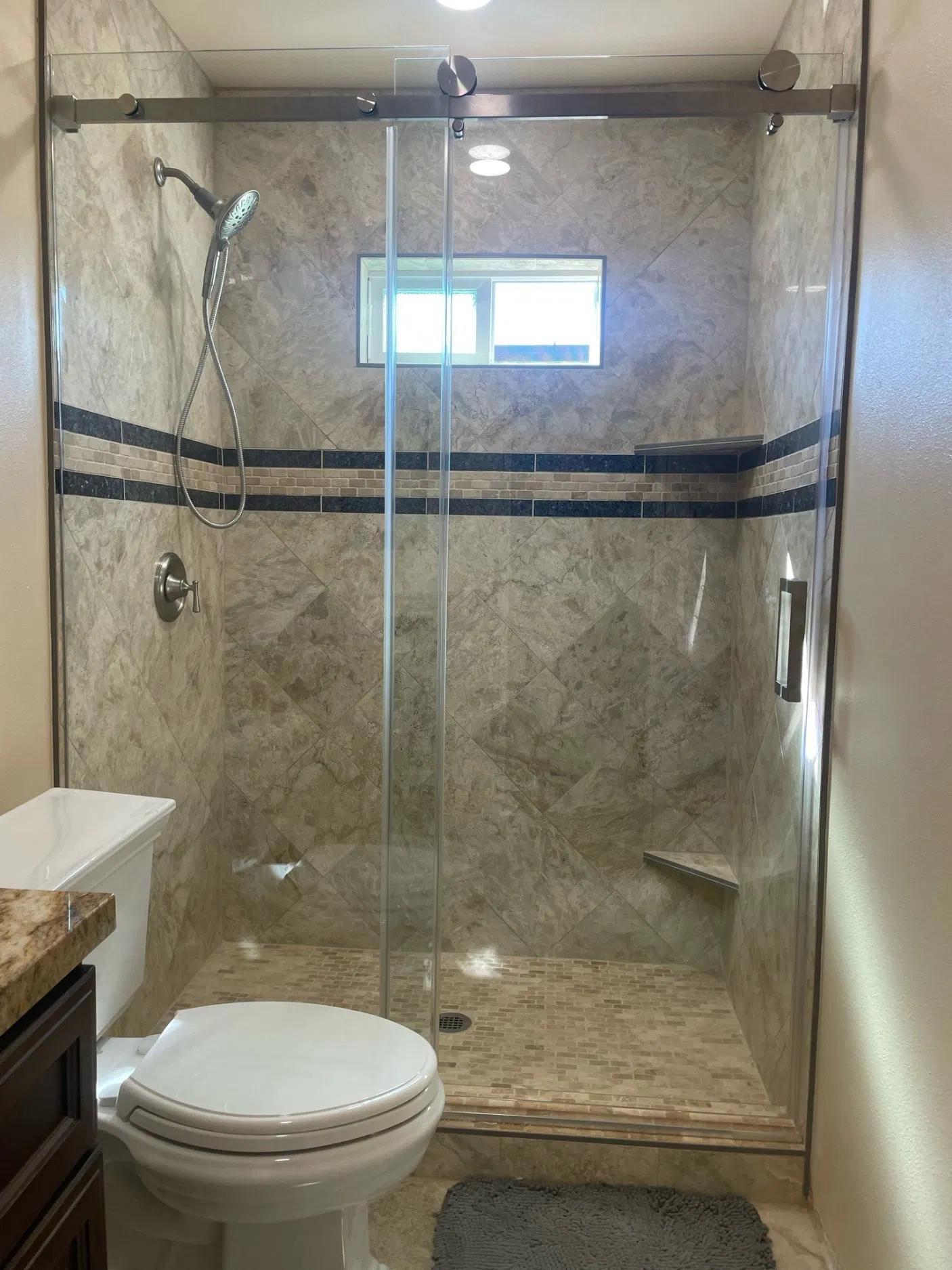 Railing Glass/Pool Fencing/Shower Door/Balustrade/Partition/Curved/Sgp Laminated/Bullet Resistant/Enameled/Tinted/Patterned/Fast Delivery/Manufacturer/Factor3.5