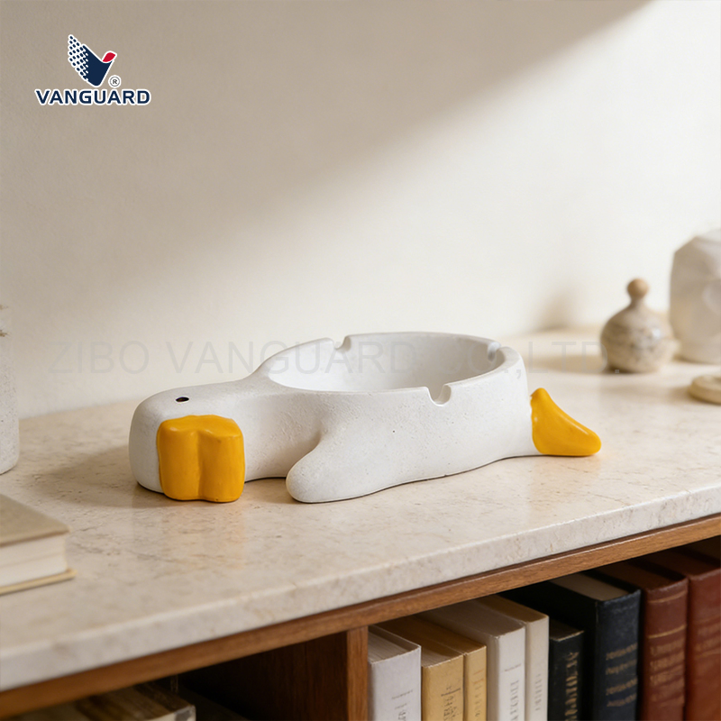 Collectable Figures Art Souvenir Keepsake Custom Resin Ashtray for Home Decor