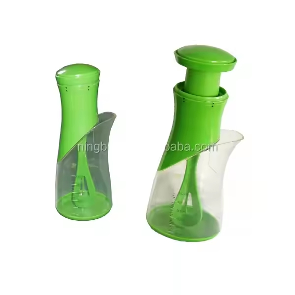 Plastic Salad Blender Sauce Dressing Mixer Salad Shaker Container with Measurement Marks